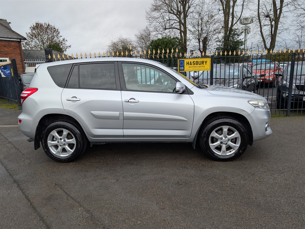 Used Toyota RAV4 2010 for sale - 76722468: Photo 2