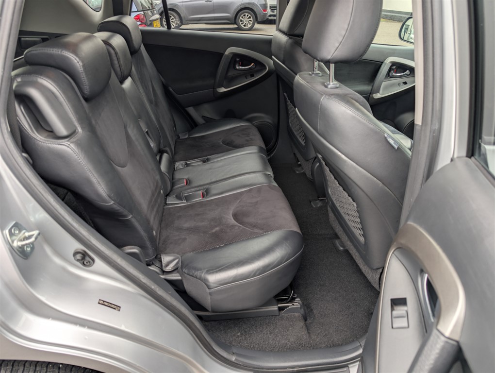 Used Toyota RAV4 2010 for sale - 76722468: Photo 21