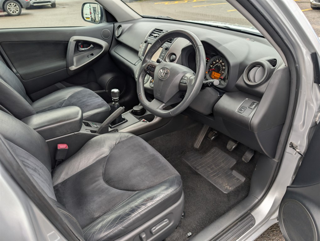 Used Toyota RAV4 2010 for sale - 76722468: Photo 22