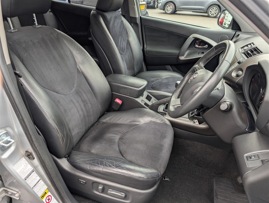 Used Toyota RAV4 2010 for sale - 76722468: Photo 23