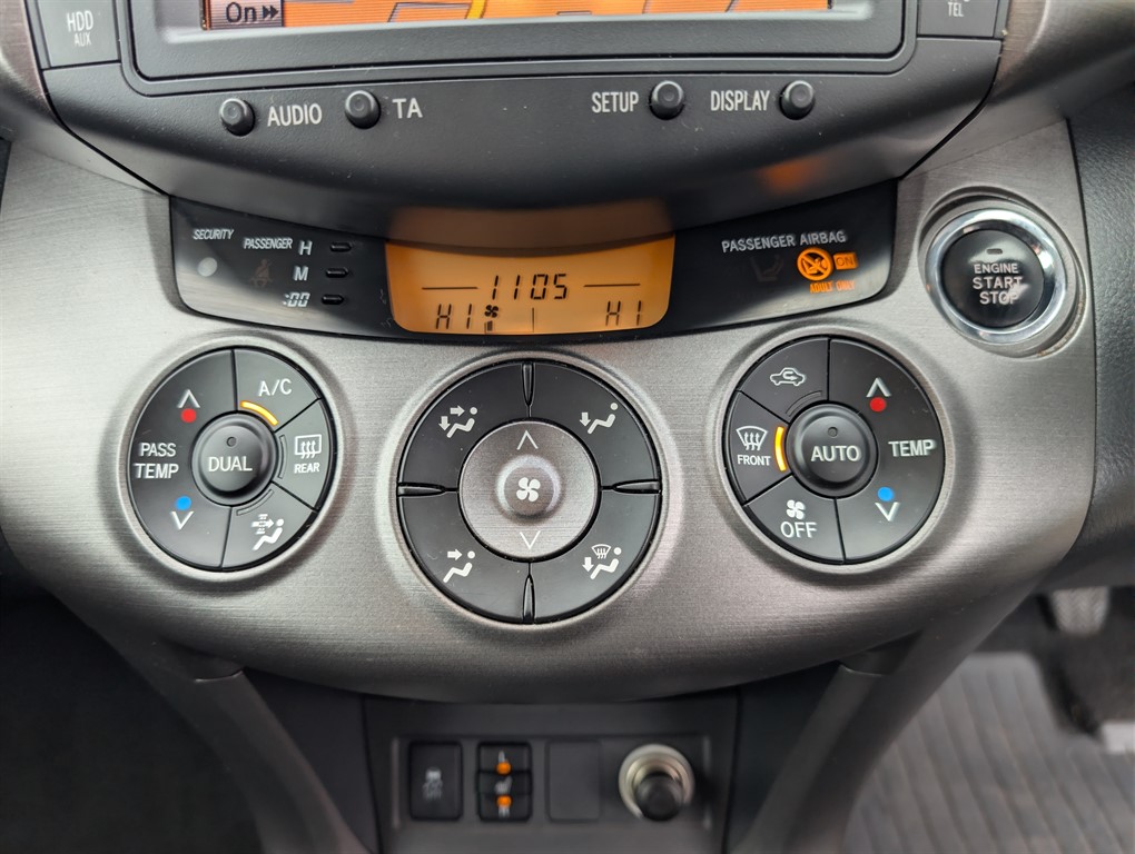 Used Toyota RAV4 2010 for sale - 76722468: Photo 28