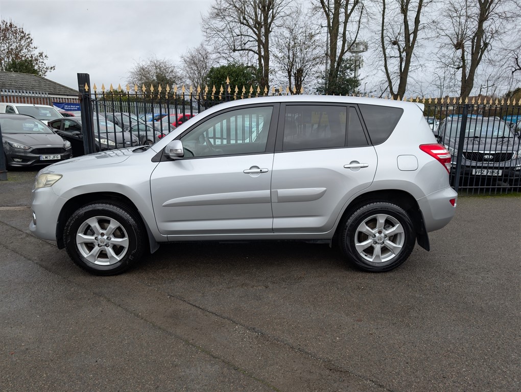 Used Toyota RAV4 2010 for sale - 76722468: Photo 9