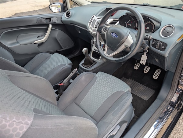 Used Ford Fiesta 2010 for sale - 75571433: Photo 25