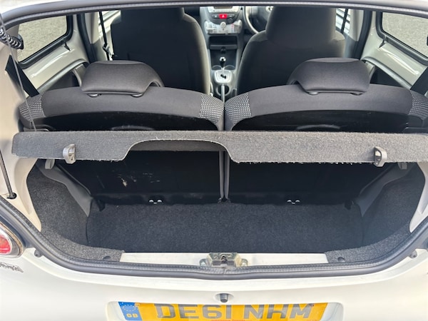 Used Toyota AYGO 2011 for sale - 76244663: Photo 15