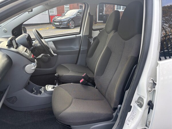 Used Toyota AYGO 2011 for sale - 76244663: Photo 16