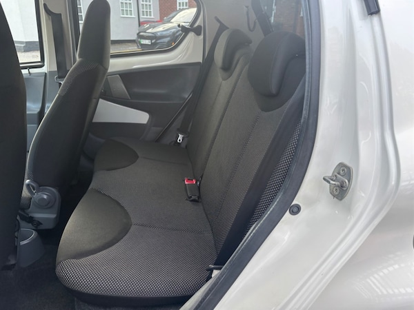 Used Toyota AYGO 2011 for sale - 76244663: Photo 17