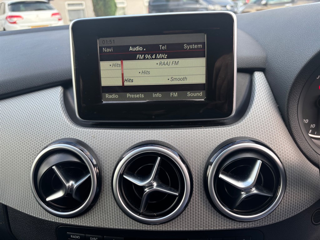 Used Mercedes-Benz B Class 2014 for sale - 76322103: Photo 3