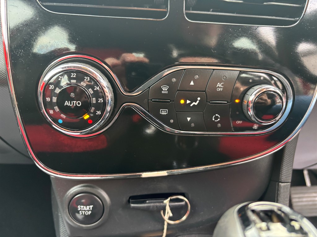 Used Renault Clio 2014 for sale - 76344263: Photo 11