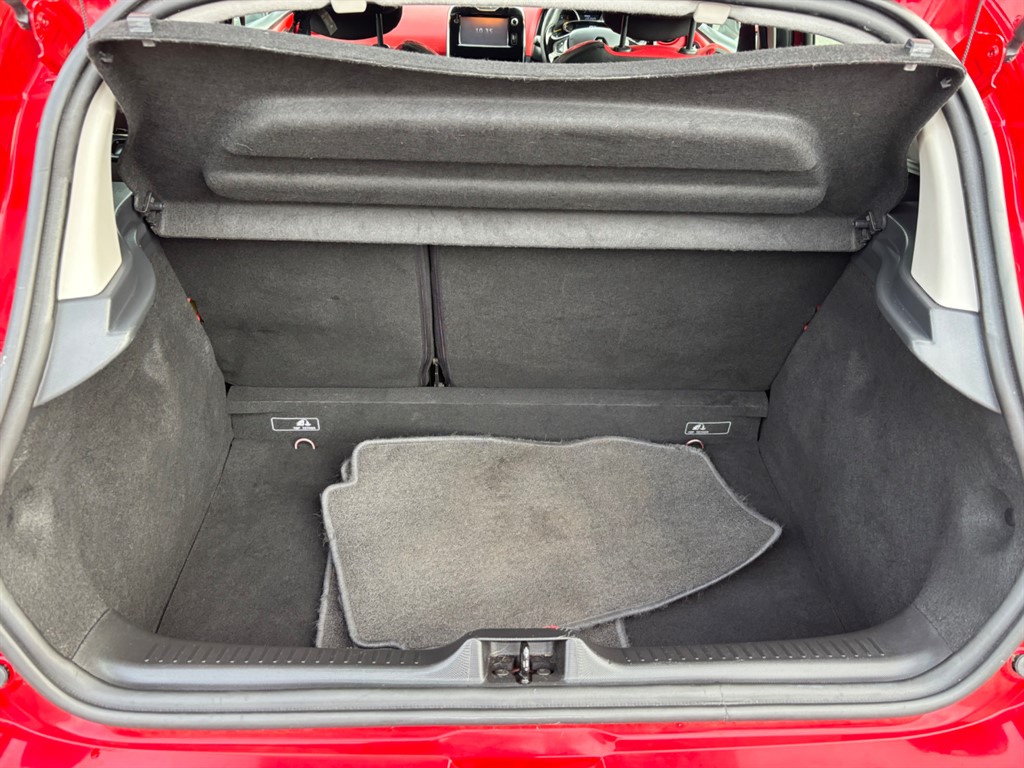 Used Renault Clio 2014 for sale - 76344263: Photo 20