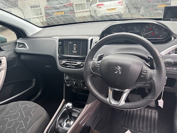 Used Peugeot 2008 2015 for sale - 75571715: Photo