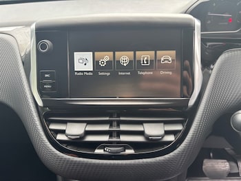 Used Peugeot 2008 2015 for sale - 75571715: Photo