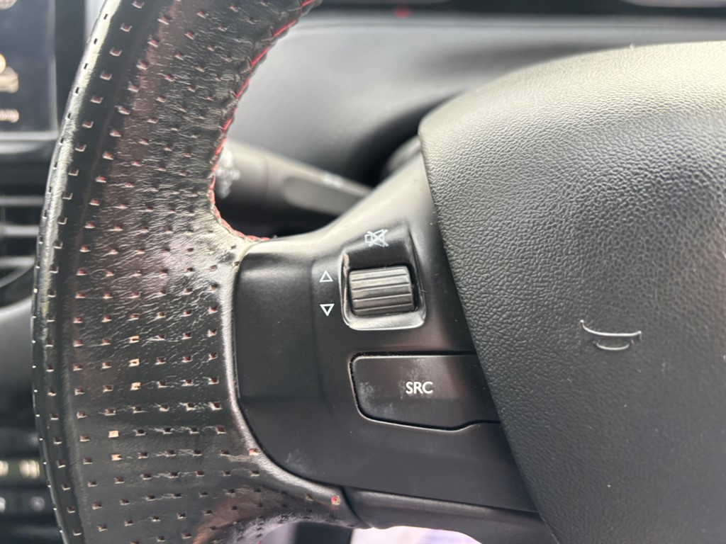 Used Peugeot 208 2018 for sale - 76766591: Photo 11