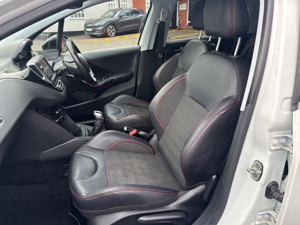 Used Peugeot 208 2018 for sale - 76766591: Photo 14