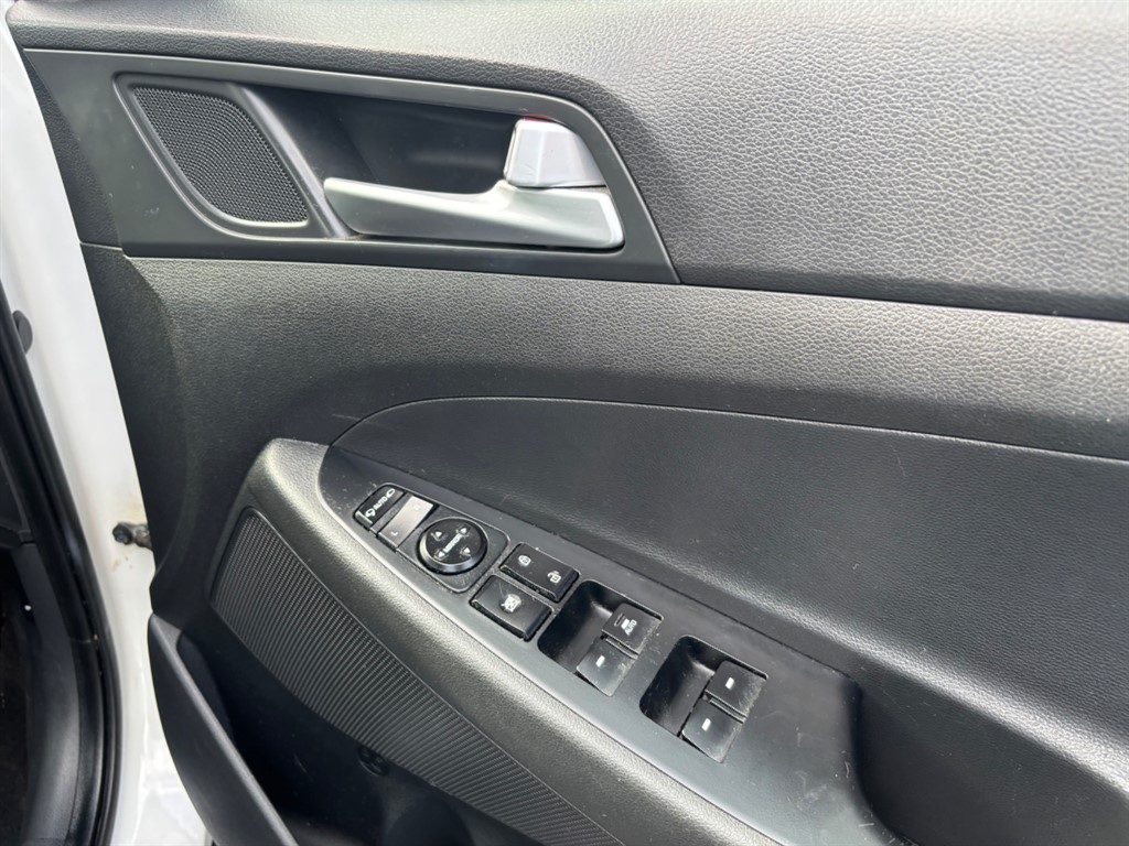 Used Hyundai TUCSON 2017 for sale - 76015332: Photo 16