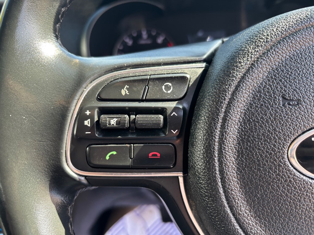 Used Kia Optima 2017 for sale - 76760860: Photo 11