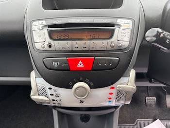 Used Peugeot 107 2010 for sale - 76544669: Photo