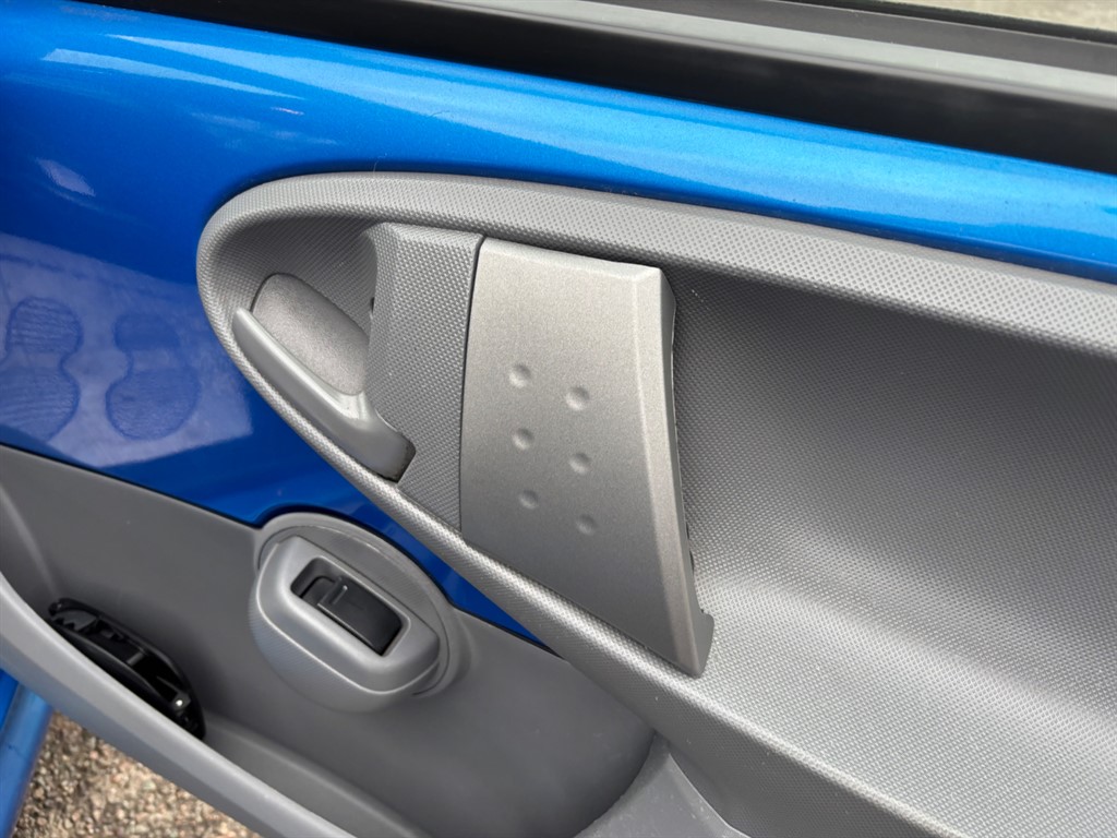 Used Peugeot 107 2010 for sale - 76544669: Photo 6