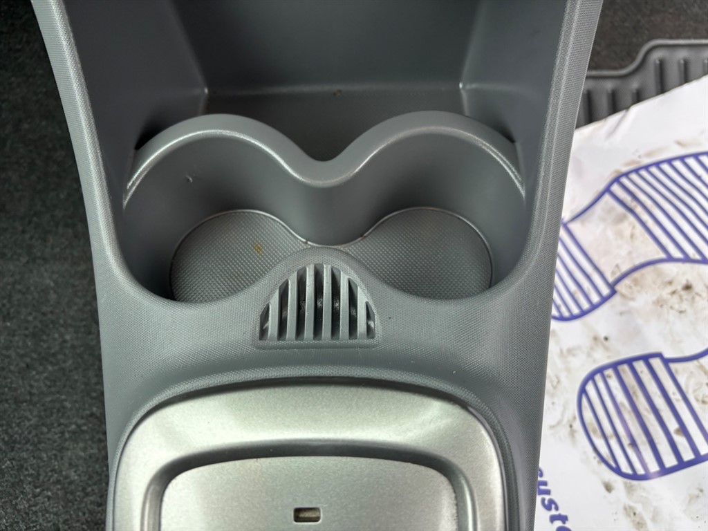 Used Peugeot 107 2010 for sale - 76544669: Photo 7