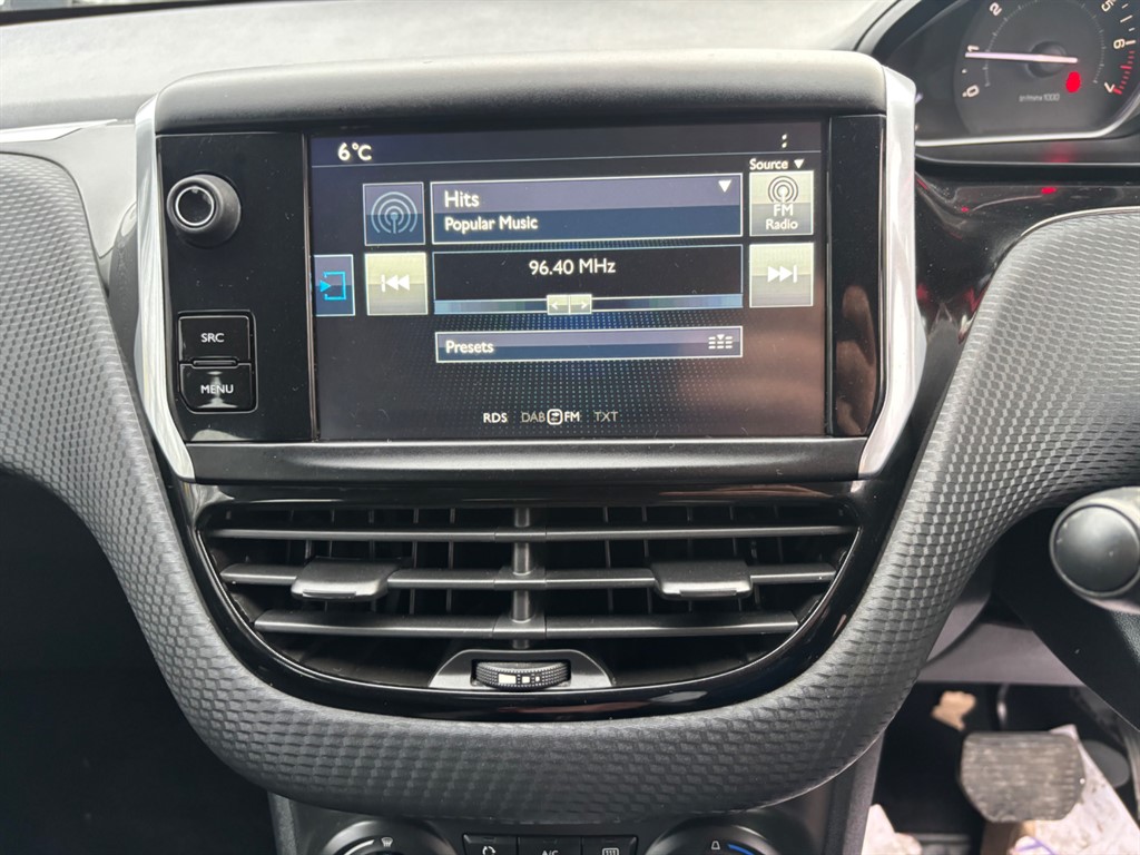 Used Peugeot 208 2016 for sale - 76709749: Photo 3