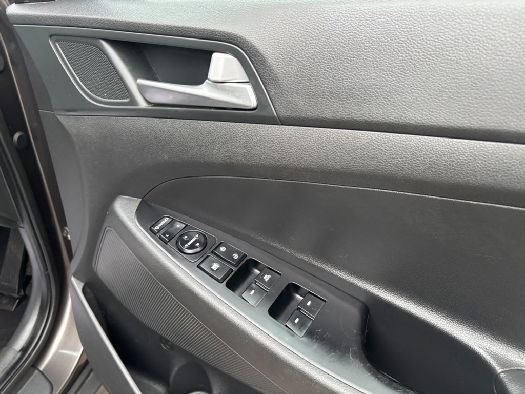 Used Hyundai TUCSON 2017 for sale - 76709771: Photo 12