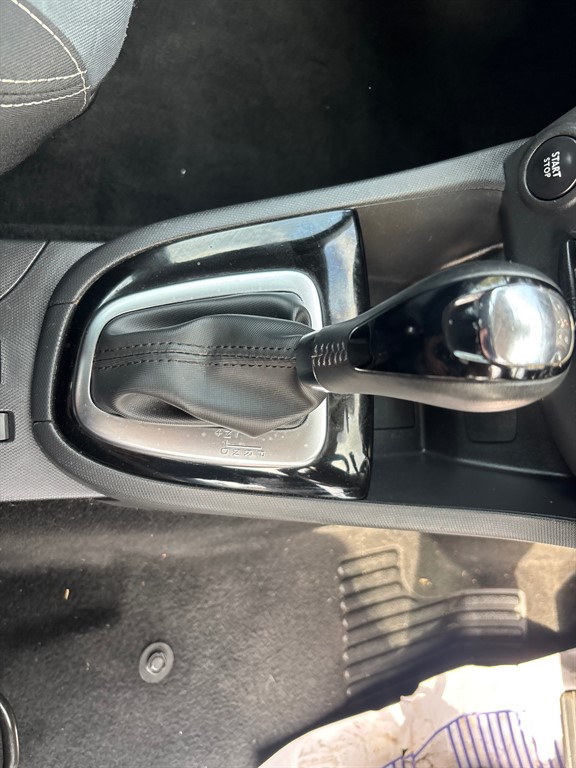Used Renault Clio 2015 for sale - 76015329: Photo 2