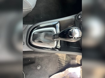 Used Renault Clio 2015 for sale - 76015329: Photo 2