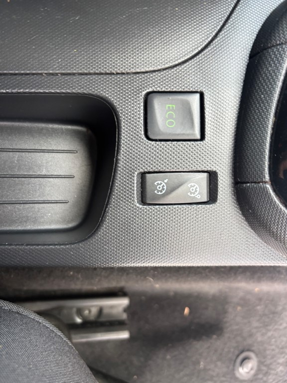 Used Renault Clio 2015 for sale - 76015329: Photo 4