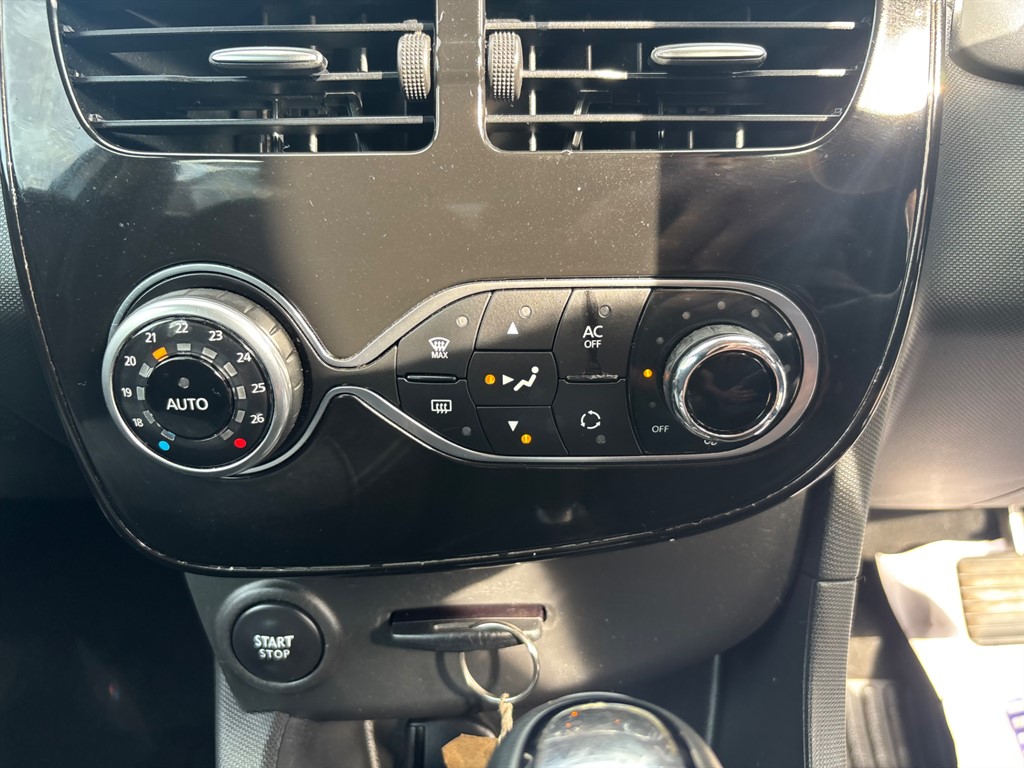 Used Renault Clio 2015 for sale - 76015329: Photo 6