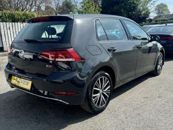 Used Volkswagen Golf 2017 for sale - 74337975: Photo