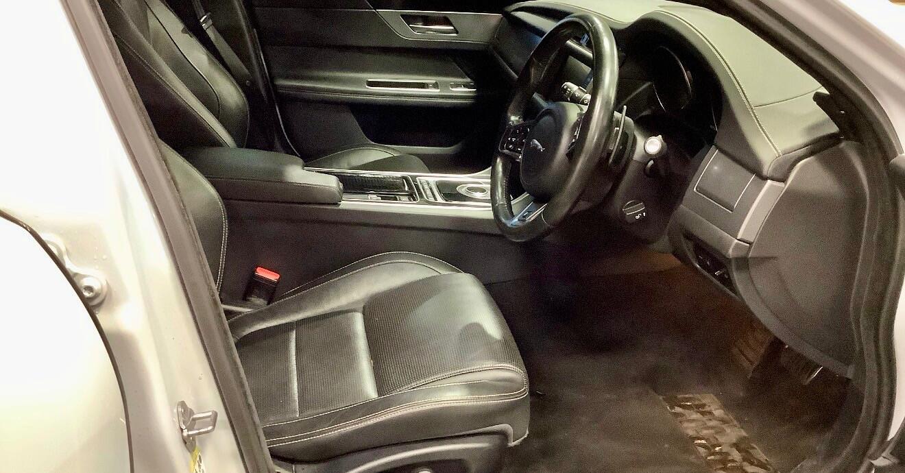Used Jaguar XF 2017 for sale - 76522362: Photo 5