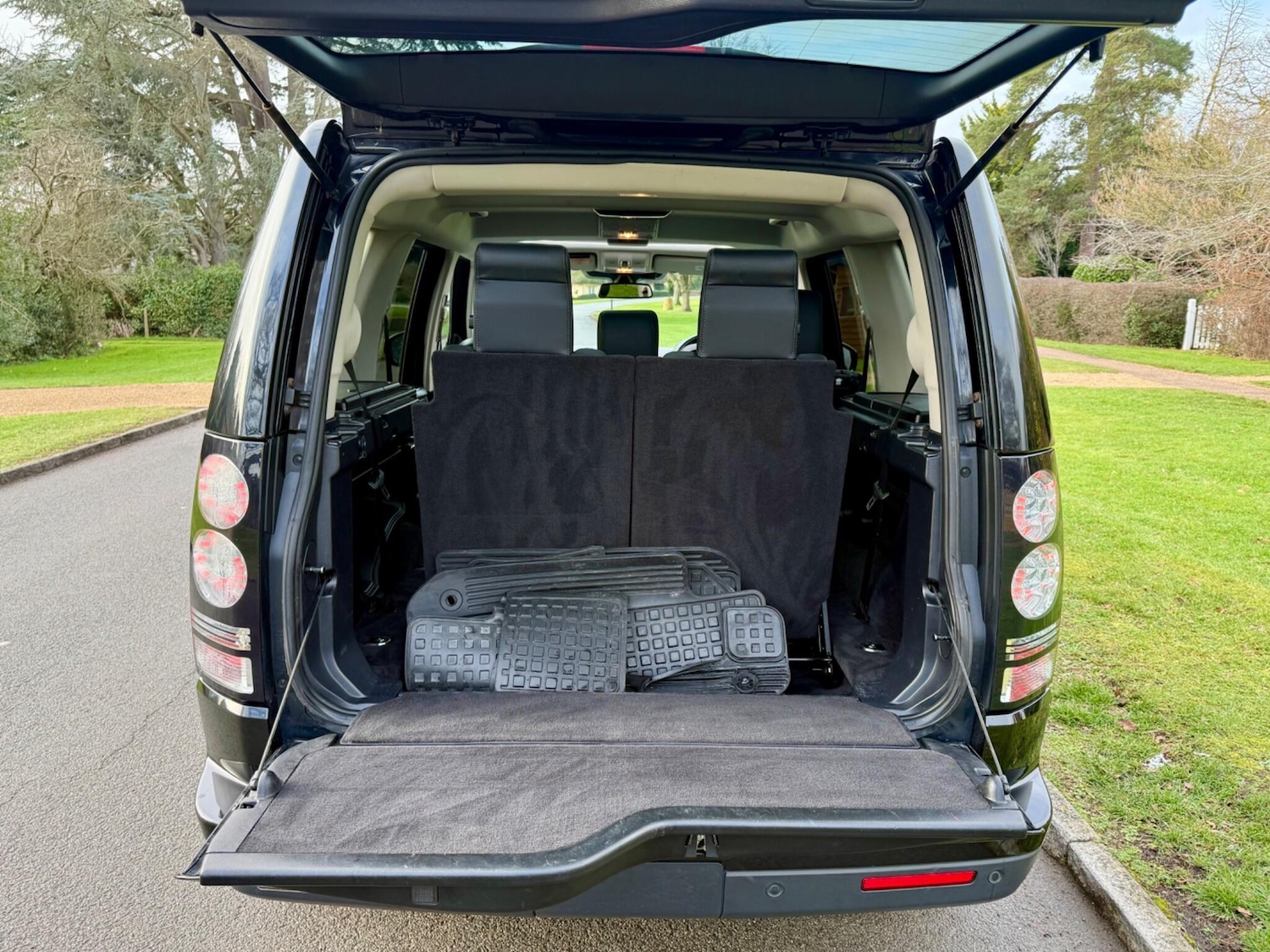 Used Land Rover Discovery 4 2014 for sale - 77108913: Photo 17