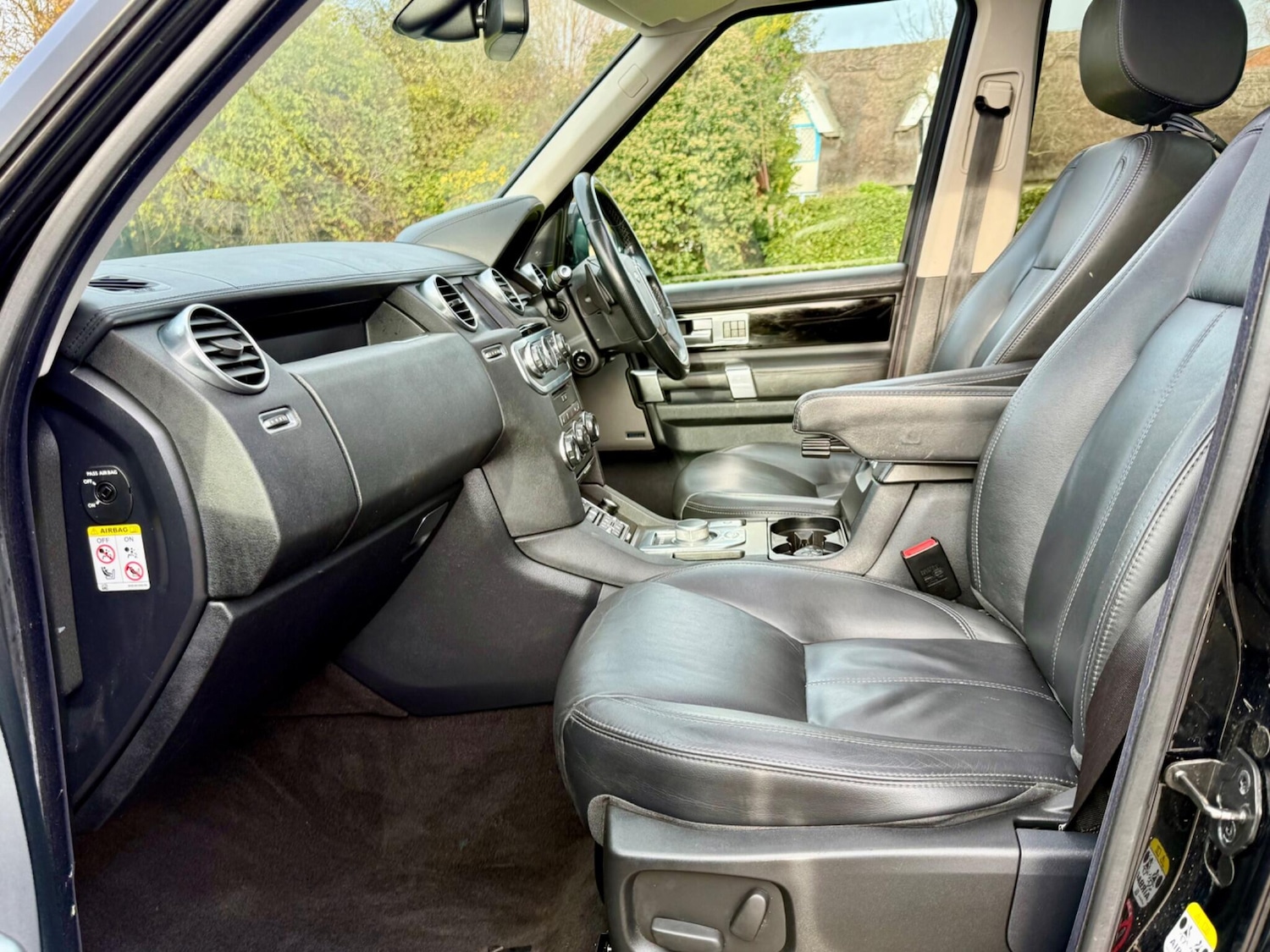 Used Land Rover Discovery 4 2014 for sale - 77108913: Photo 24