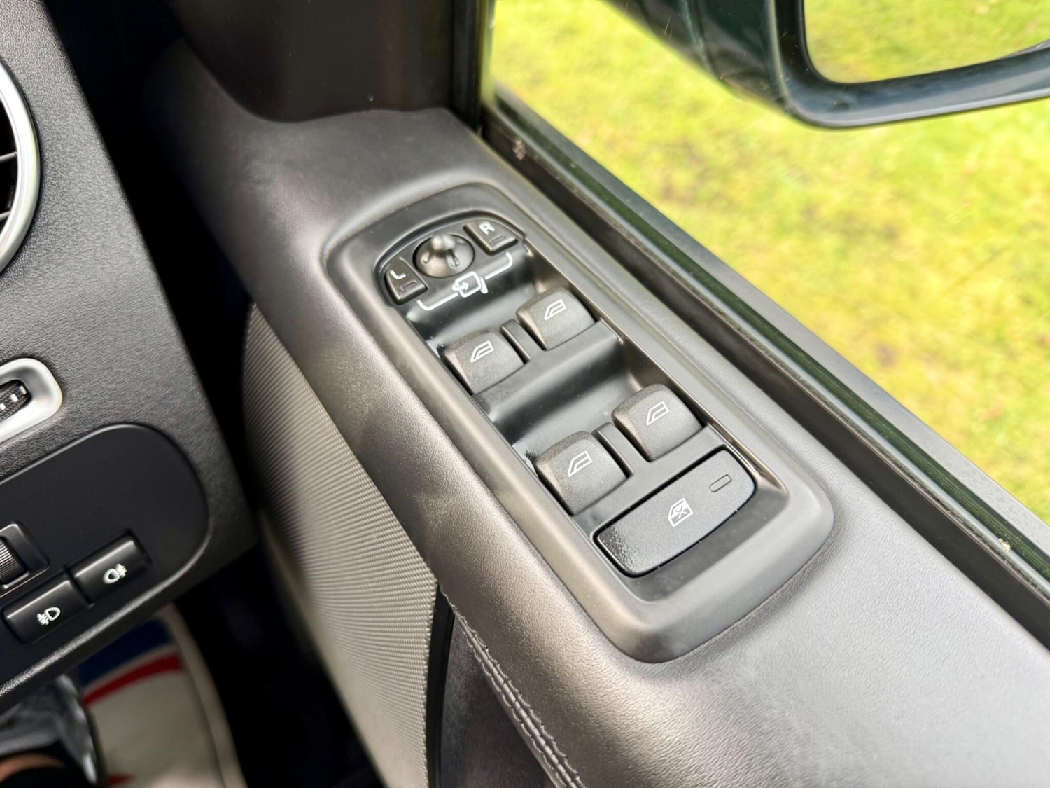 Used Land Rover Discovery 4 2014 for sale - 77108913: Photo 34