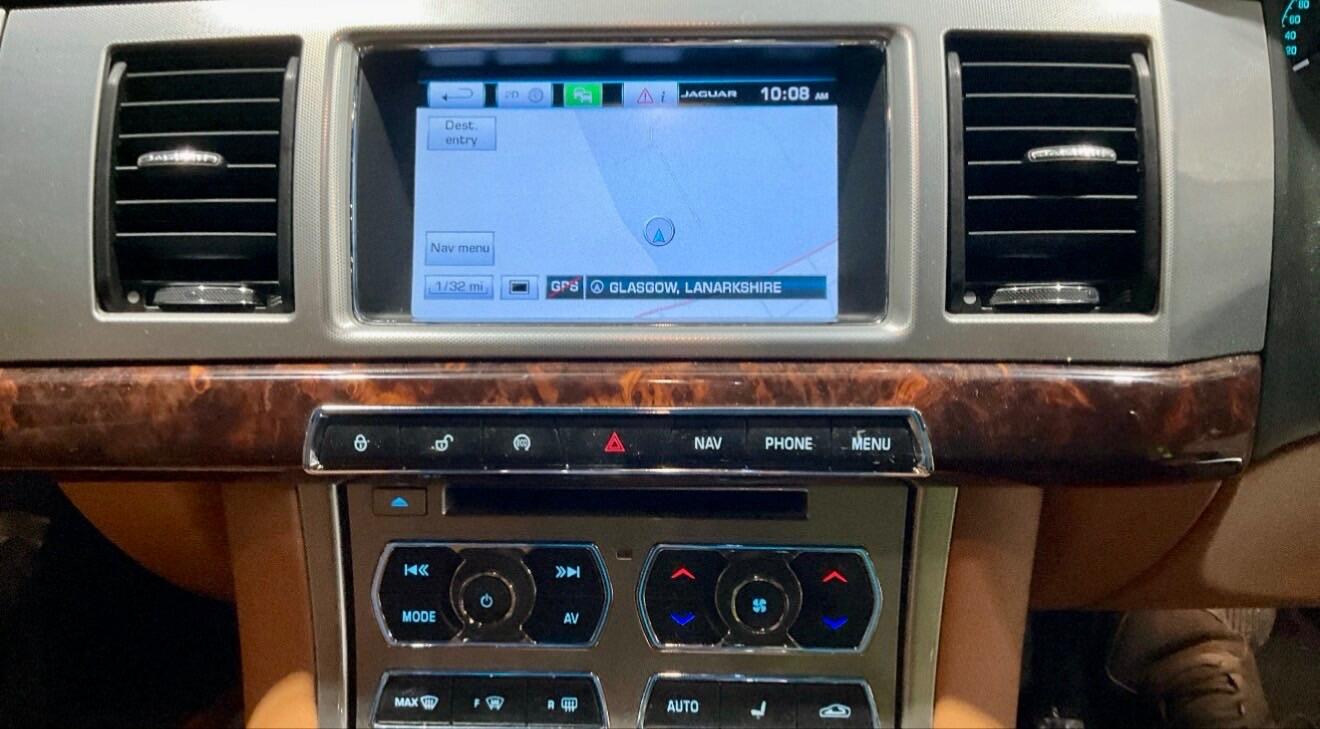 Used Jaguar XF 2014 for sale - 77839622: Photo 9