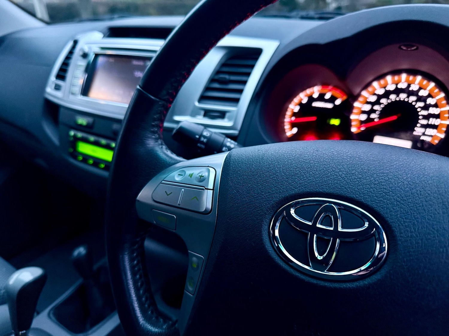 Used Toyota Hilux 2012 for sale - 76499460: Photo 25