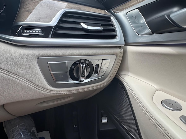 Used BMW 7 Series 2019 for sale - 74934690: Photo 43