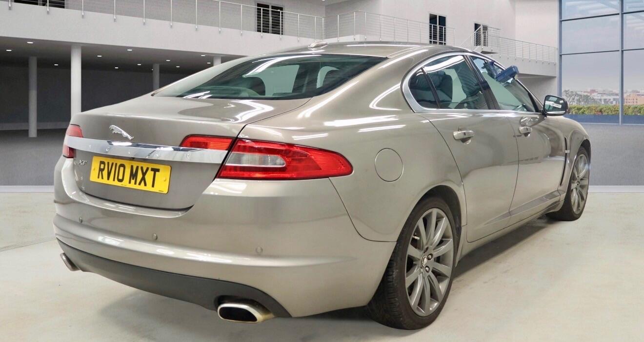 Used Jaguar XF 2010 for sale - 77723169: Photo 4