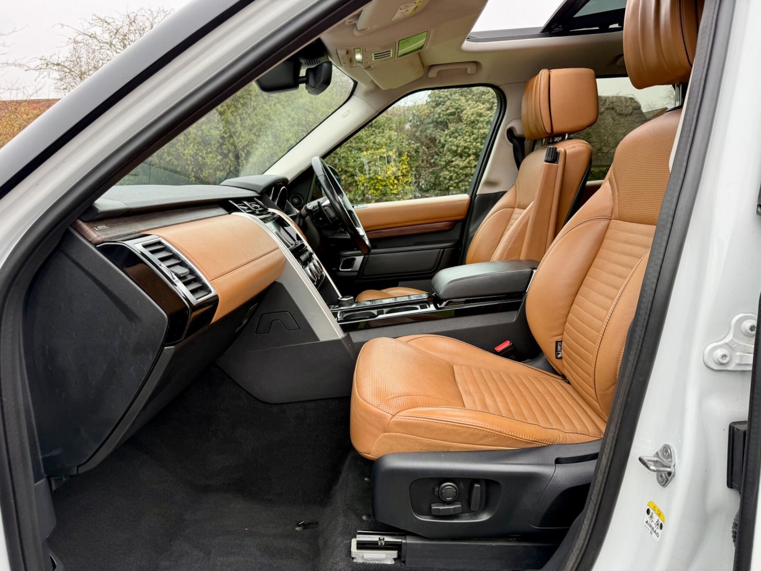 Used Land Rover Discovery 2017 for sale - 76801824: Photo 28