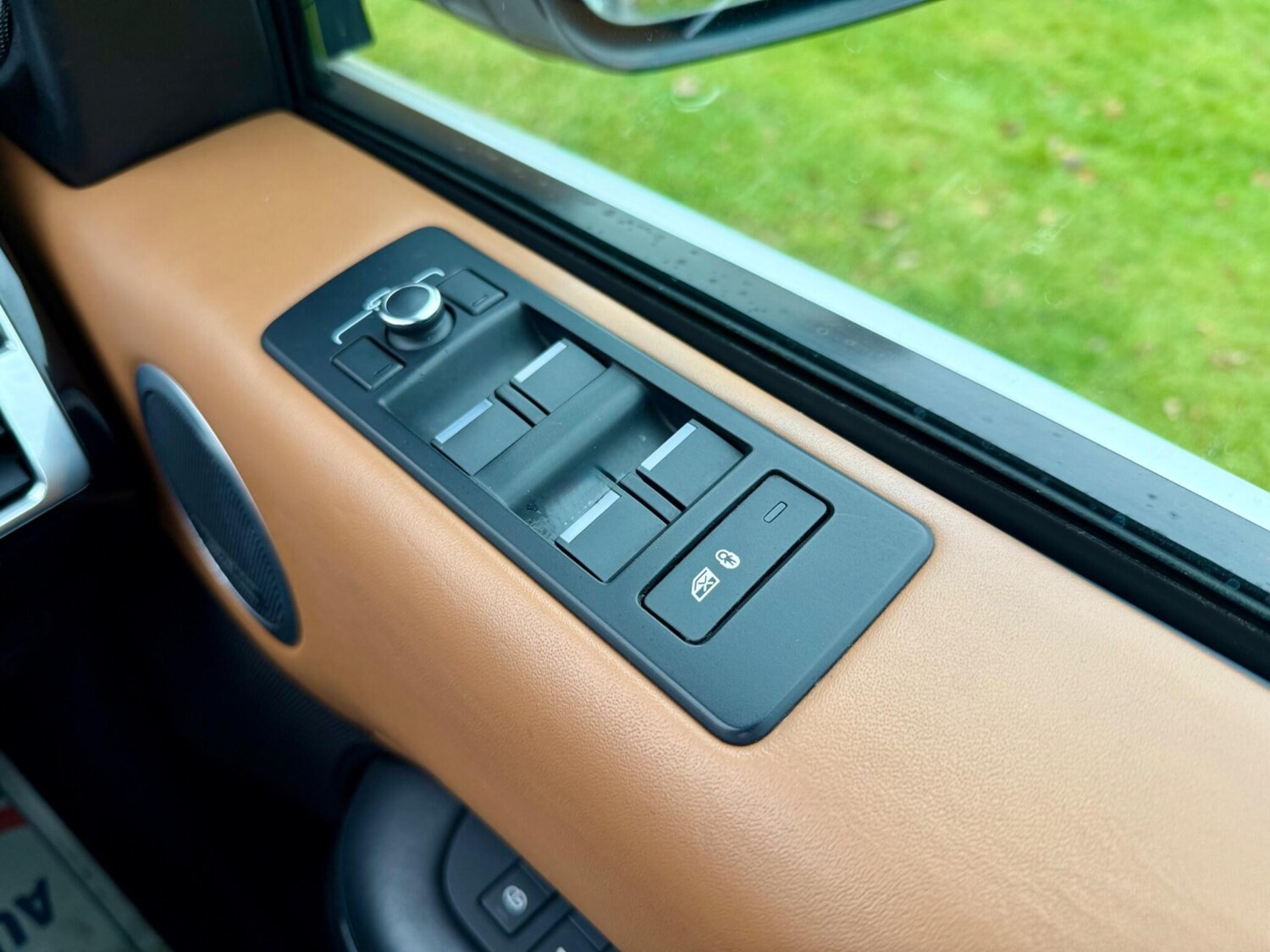 Used Land Rover Discovery 2017 for sale - 76801824: Photo 35