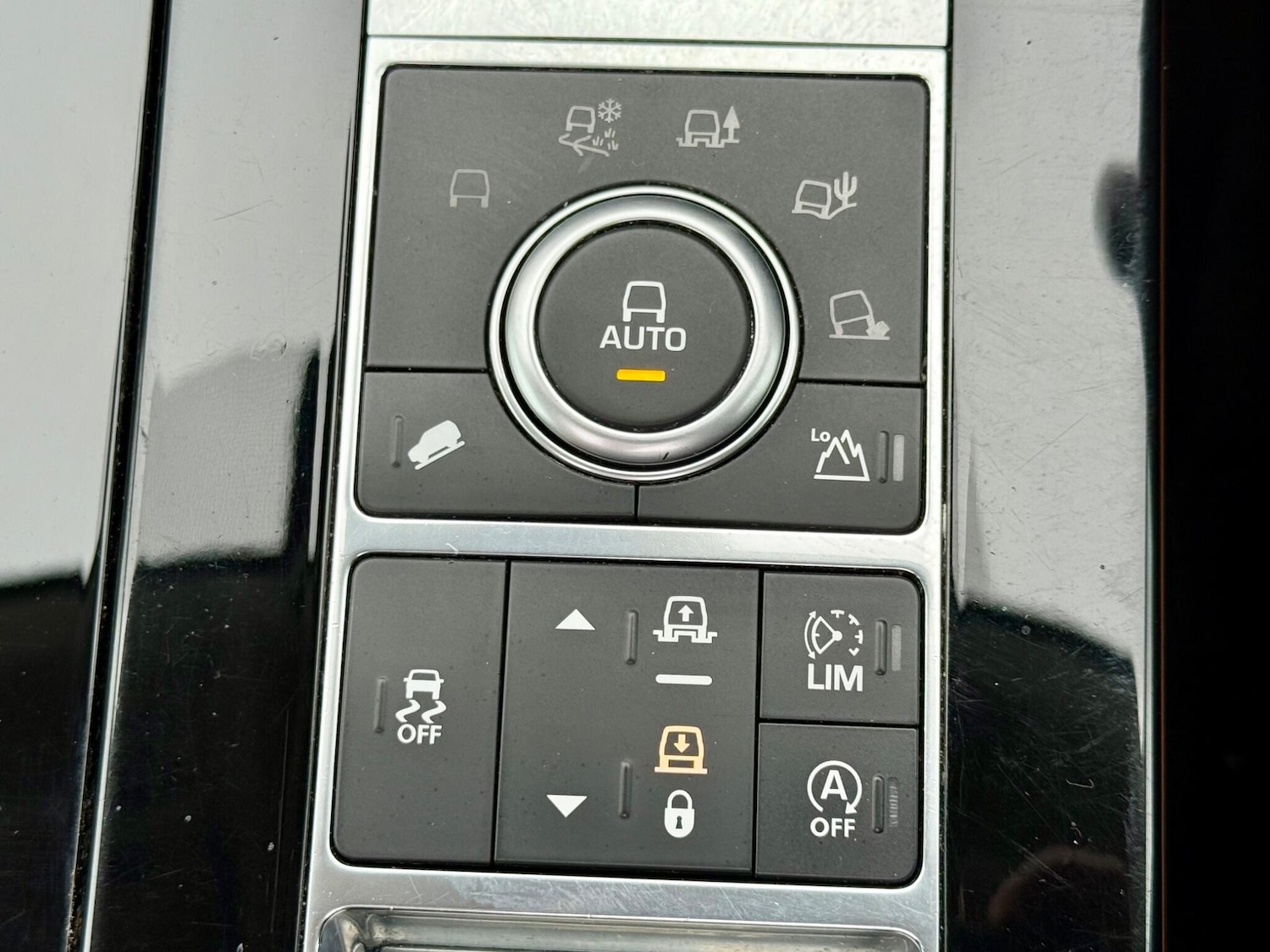 Used Land Rover Discovery 2017 for sale - 76801824: Photo 38