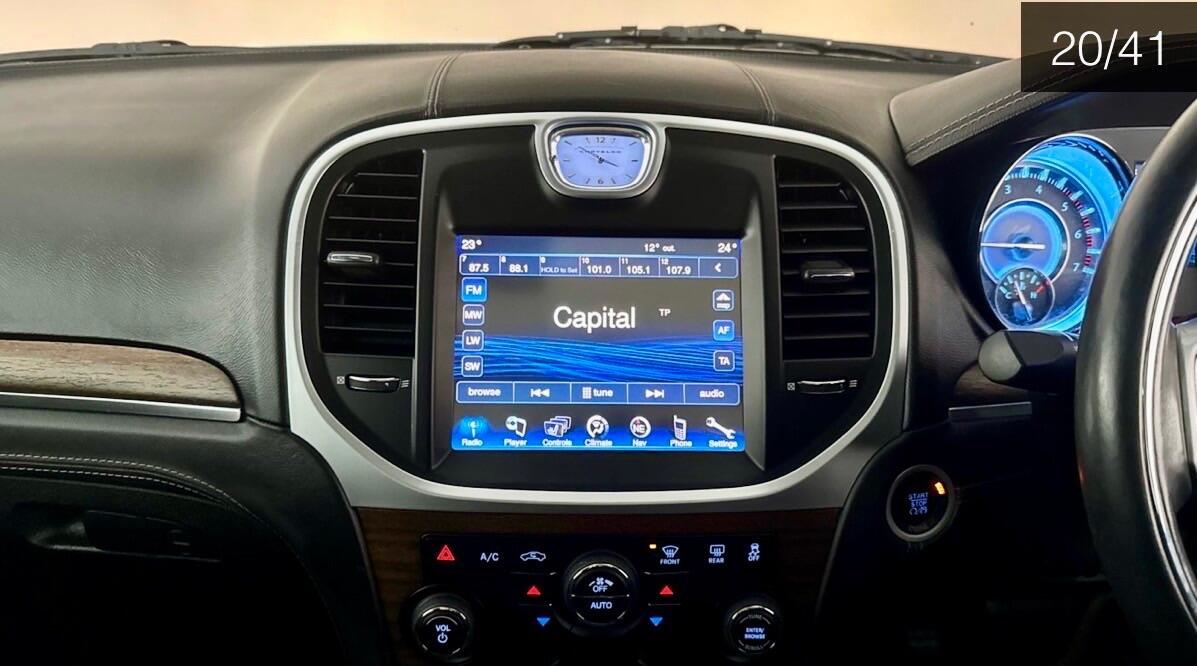 Used Chrysler 300C 2012 for sale - 76537905: Photo 10