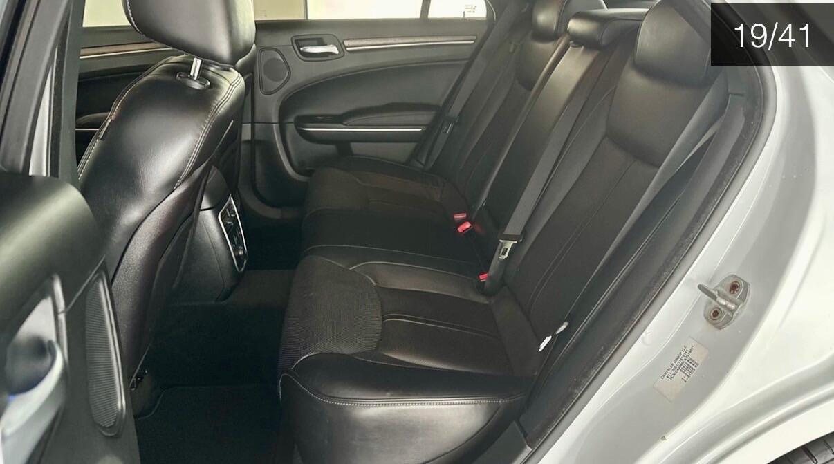 Used Chrysler 300C 2012 for sale - 76537905: Photo 16