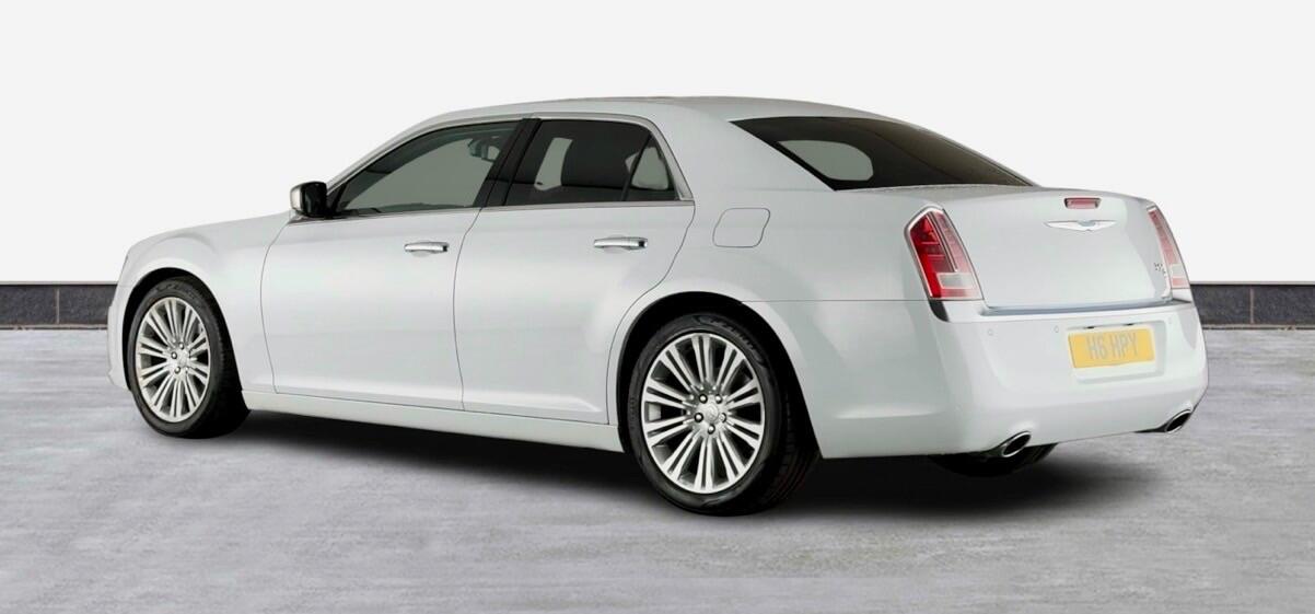 Used Chrysler 300C 2012 for sale - 76537905: Photo 2