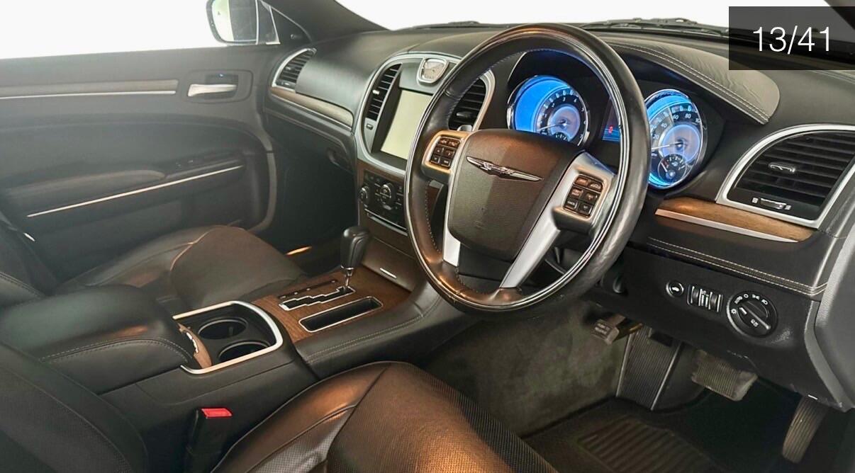 Used Chrysler 300C 2012 for sale - 76537905: Photo 5