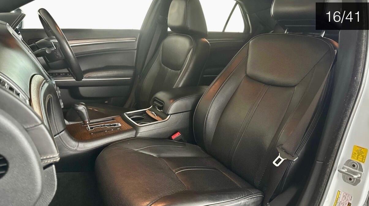 Used Chrysler 300C 2012 for sale - 76537905: Photo 7