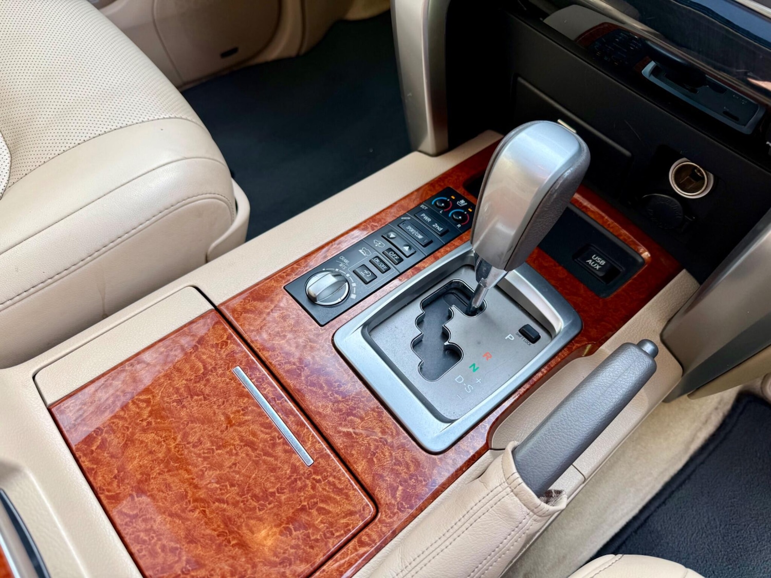 Used Toyota Land Cruiser 2015 for sale - 77440721: Photo 34