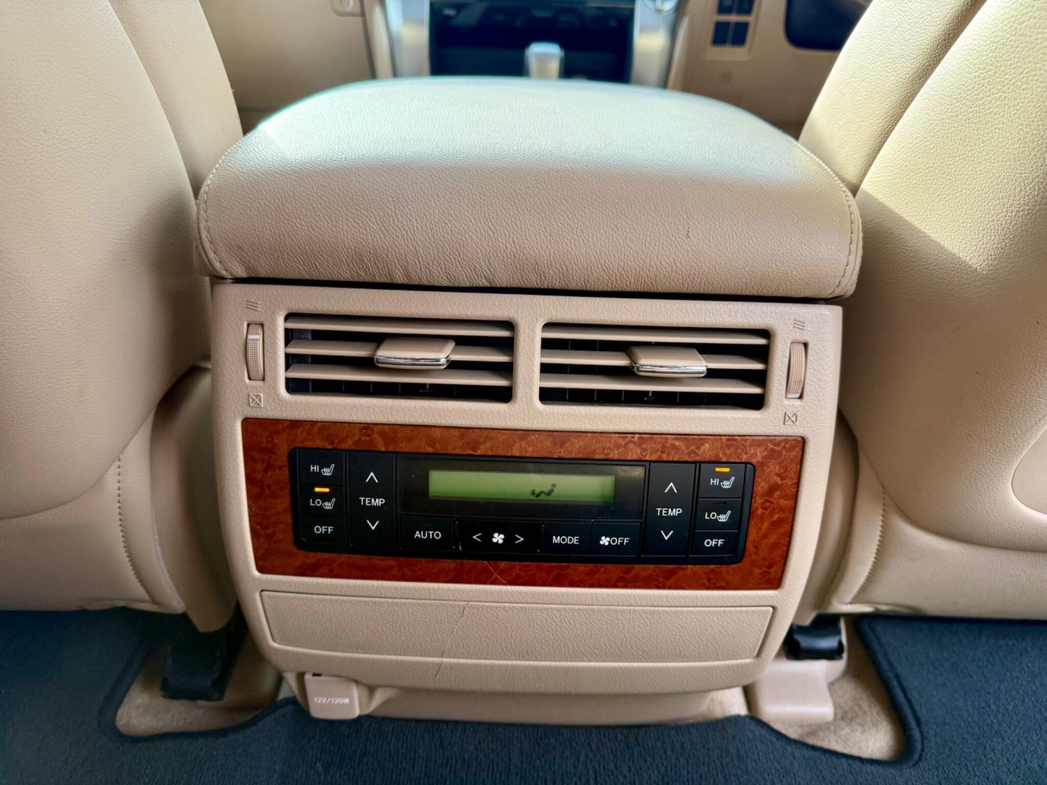 Used Toyota Land Cruiser 2015 for sale - 77440721: Photo 38