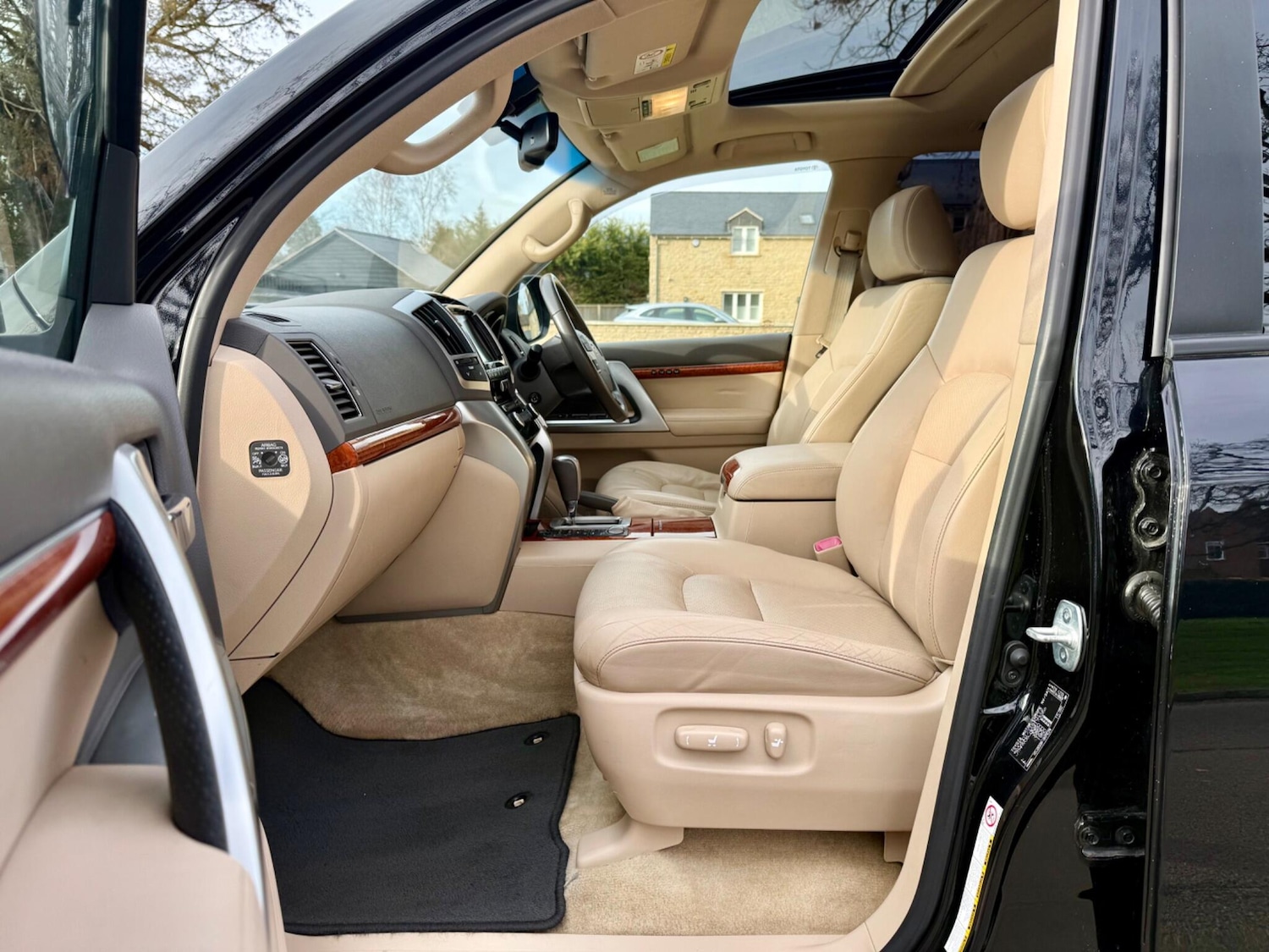 Used Toyota Land Cruiser 2015 for sale - 77440721: Photo 43