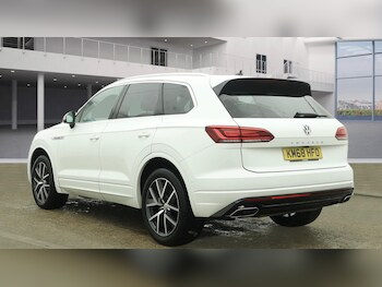 Used Volkswagen Touareg 2018 for sale - 77175031: Photo