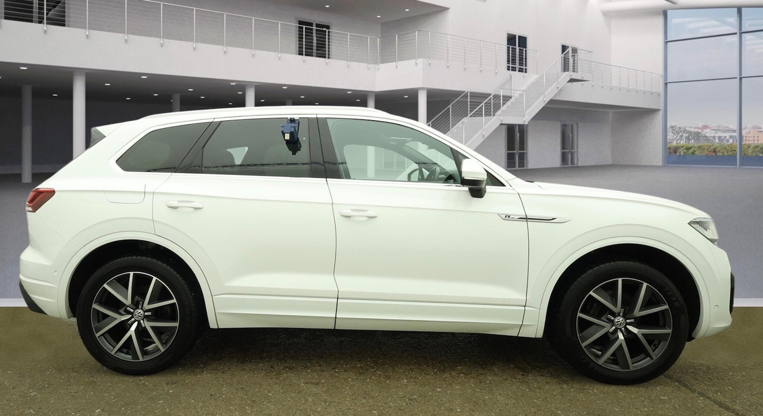 Used Volkswagen Touareg for sale - 77175031: Photo 5